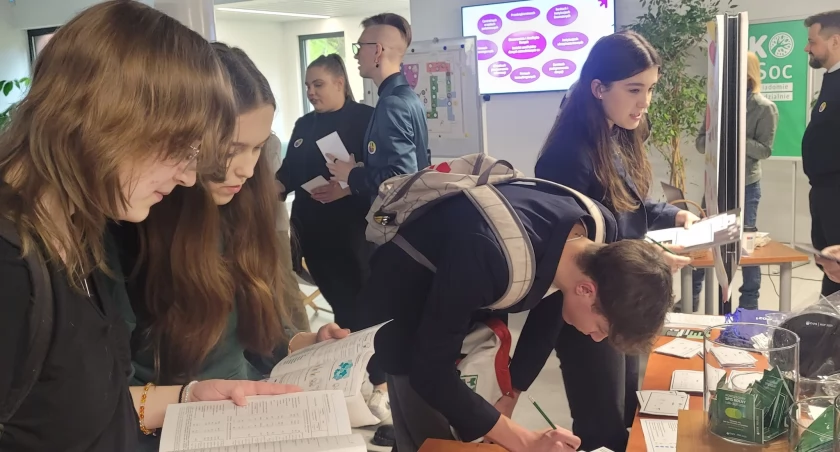 Uczniowie I liceum wzięli udział w Festiwalu Nauki, Sztuki i Techniki na Uniwersytecie Łódzkim