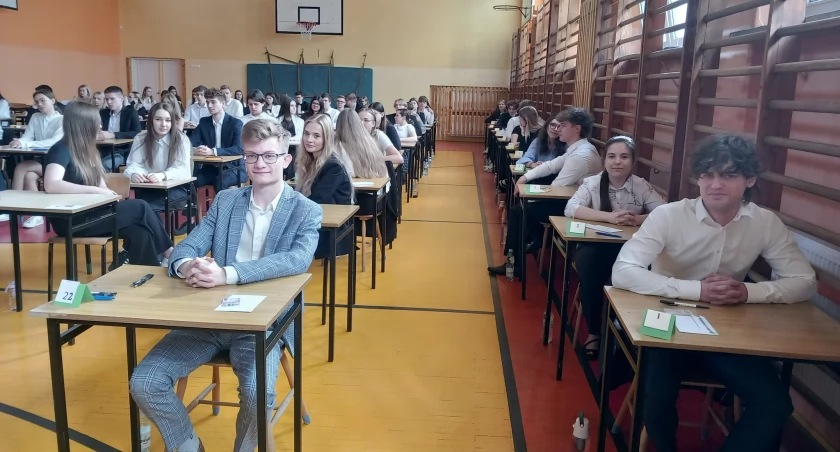 Rozpoczęły się matury. Na pierwszy ogień język polski, potem matematyka i angielski