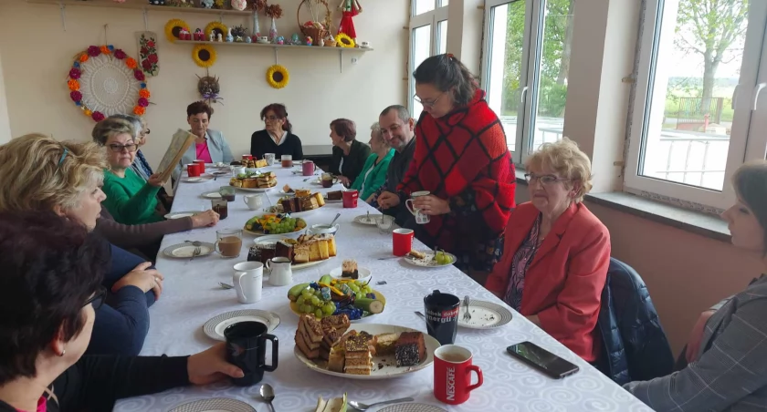 W Kolonii Myśliwczów odbyło się pierwsze spotkanie seniorów z cyklu  Danie Wspólnych Chwil z Fundacją Biedronki