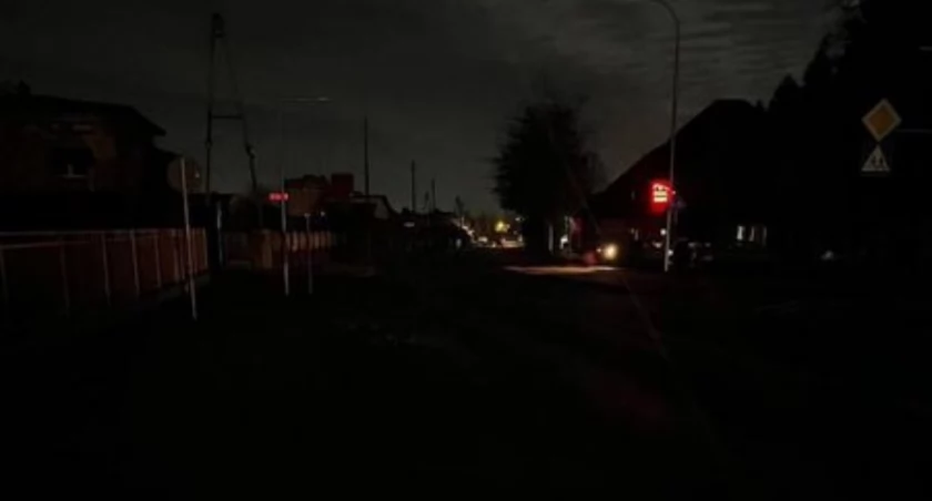 Lampy nie świecą? Bo wiatr, mgła, deszcz, wilgotność, niskie temperatury, szron...