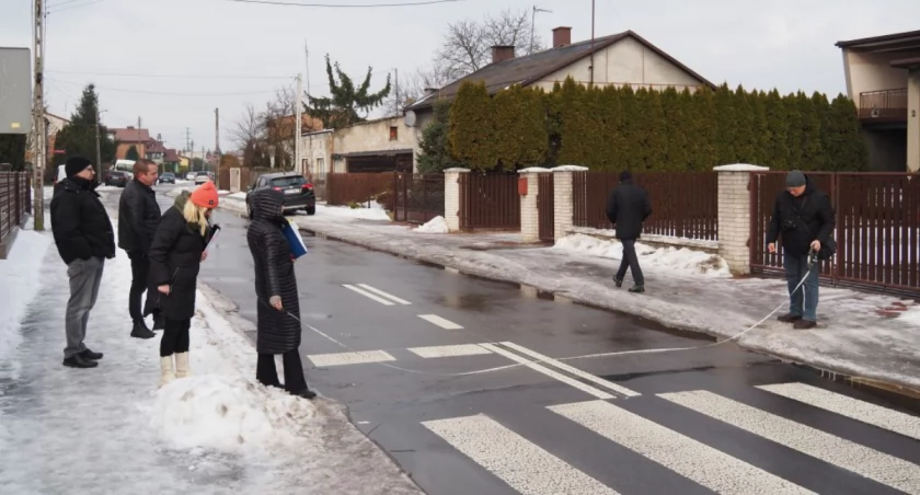 Za wąsko na wieki wieków: „Samochody nie mieszczą się na swoich pasach