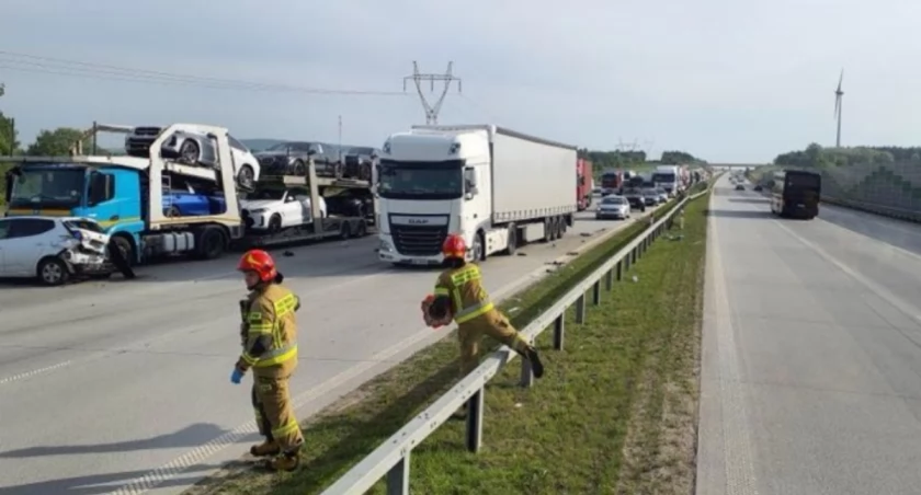 Wypadek na autostradzie A1. Trasa zablokowana w kierunku Katowic na wysokości Białej Góry