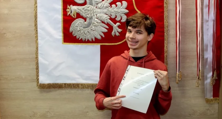 Kacper Guziak uczeń z  II LO łacińskim wicemistrzem świata. Przed ogłoszeniem wyników zagrali mu polski hymn  