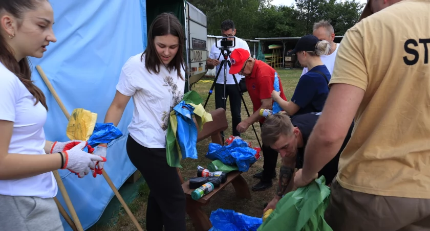 Spotkali się, żeby sprzątać Wartę. Do tej akcji zaprosili ratownicy WOPR-u