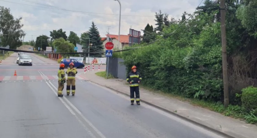 Mocno powiało. Strażacy mieli co robić. Do najgroźniejszego wypadku doszło podczas pikniku na kościelnym placu