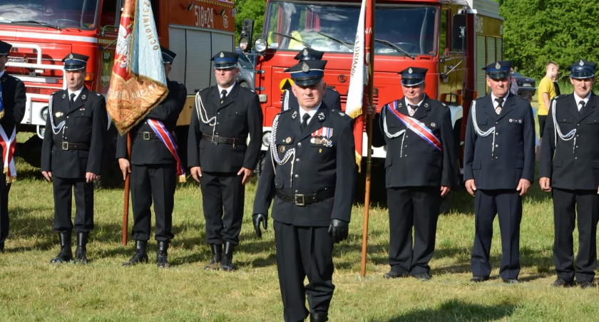 Obchody Dnia Strażaka w Maluszynie. Poświęcono wóz strażaków z Małej Wsi