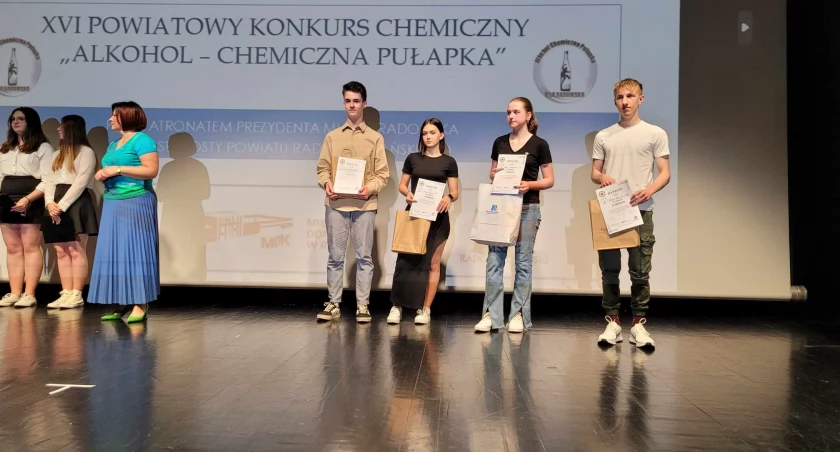 [ZDJĘCIA:] XVI Powiatowy Konkurs Chemiczny 