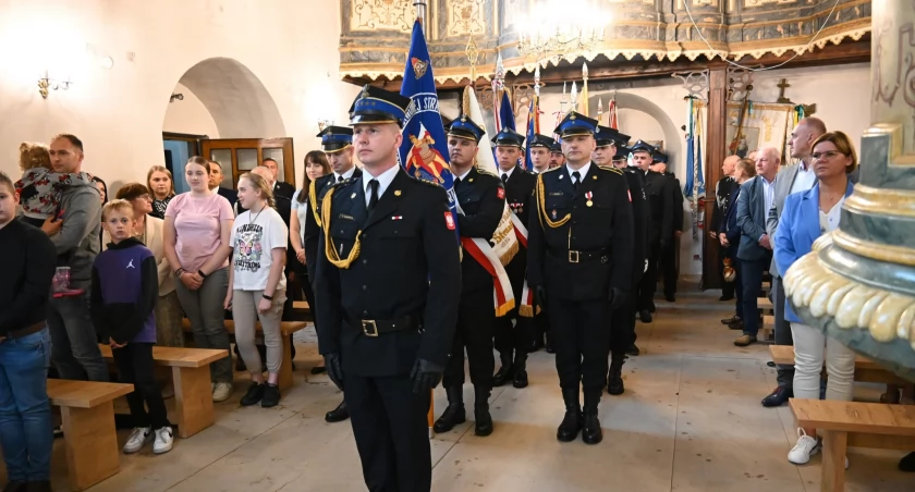 Powiatowy Dzień Strażaka obchodzono w Strzałkowie. Uroczyście otwarto nową remizę tamtejszych ochotników