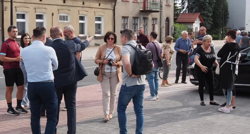 Remont Piłsudskiego. Starosta odpowiada mieszkańcom: To wykonawca zaraz poprawi, to zgłosimy do urzędu miasta, a tego zrobić nie można, bo, wiadomo, przepisy