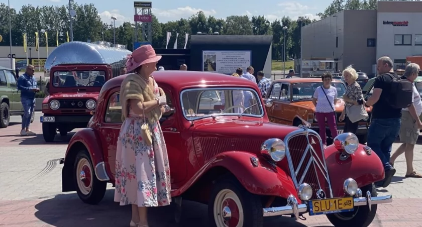 VII Ogólnopolski zlot Auto Moto Weteran, czyli Święto Legend Motoryzacji na parkingu Metalurgii