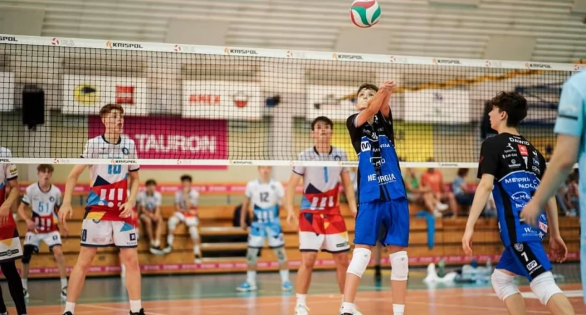Młodzicy KS Volley Radomsko poza podium