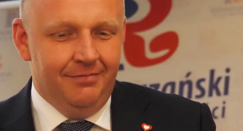 Powiatowa koalicja obniżyła wynagrodzenie staroście. Będzie zarabiał 17.600 zł brutto