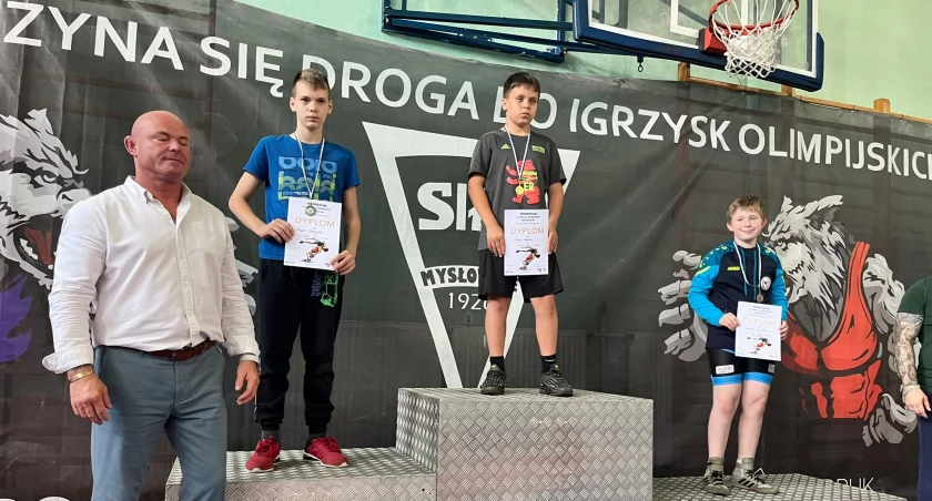 [ZDJĘCIA] Trzecie miejsce UKS-u Zapaśnik na Memoriale Pawła Jasińskiego w Mysłowicach