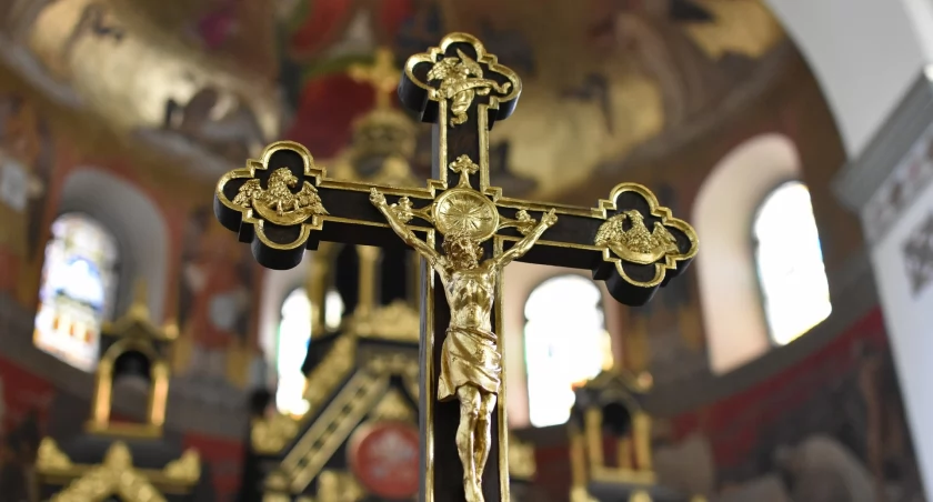 Lekcje religii: za mało uczniów na tylu katechetów. Bo młodzi odwracają się od kościoła i wypisują się z katechezy