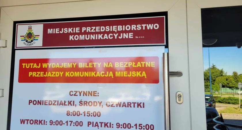 Czytelnik: - Wchodzę do autobusu i nie mogę karty zeskanować. Darmowe karty na darmowe przejazdy MPK utraciły ważność...