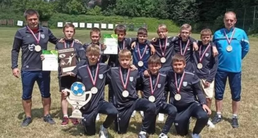 Brązowy medal dla chłopców z PSP w Kamieńsku na Mistrzostwach Polski w piłce nożnej chłopców w ramach Igrzysk Dzieci w Głuchołazach