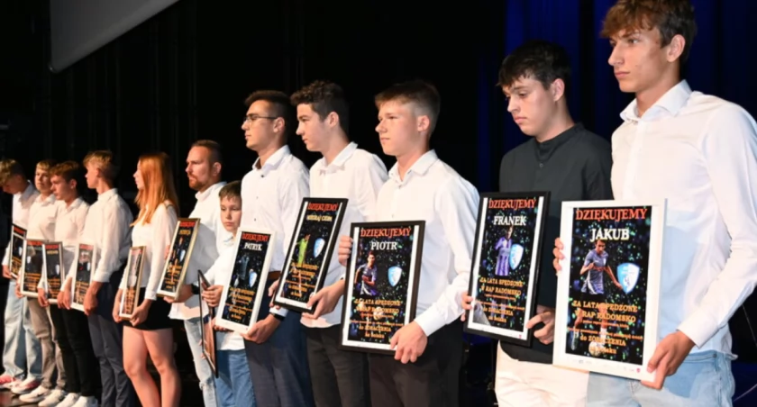 Powiat Radomszczański zagłębiem piłkarskich talentów. RAP świętował zakończenie sezonu 