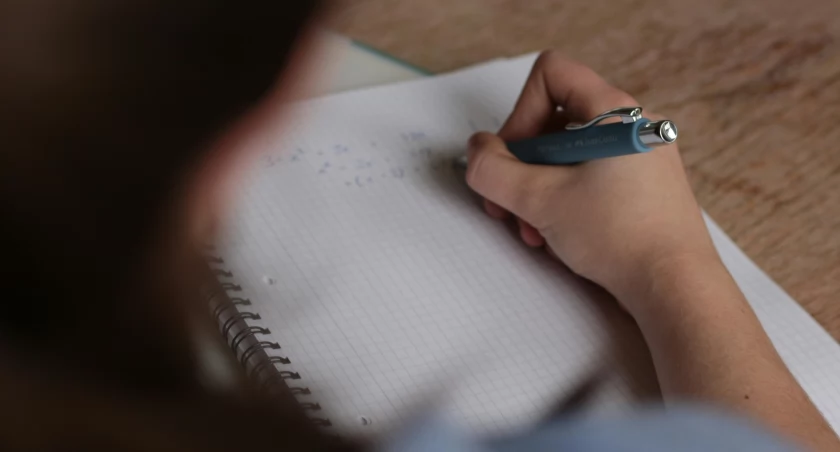 Absolwenci ósmych klas już wiedzą, jak poszedł im egzamin. CKE podała wyniki