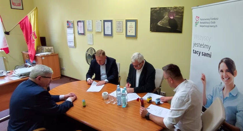 Ponad 800 tys. zł z PFRON-u dla powiatu. Na wsparcie osób niepełnosprawnych