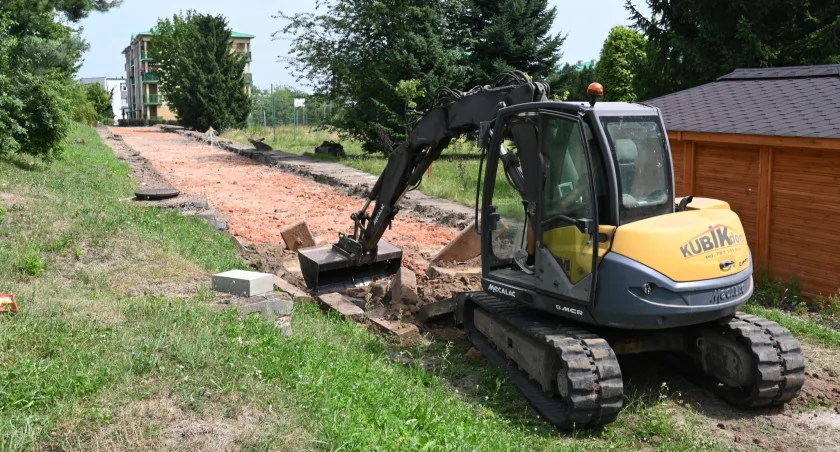 Uczniowie Drzewniaka we wrześniu pobiegną po nowej bieżni. Będzie miała 60 metrów
