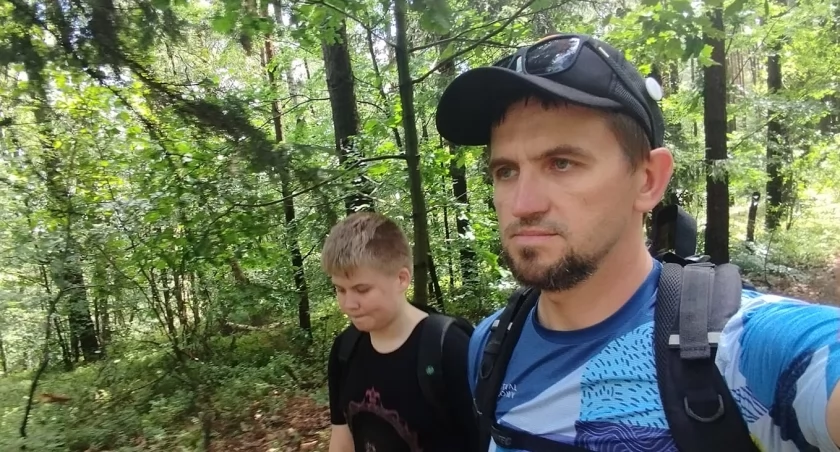 Artur Szponder zbiera podpisy pod petycją: - Teraz mamy takie upały, że korzystanie z boisk możliwe jest dopiero około godziny 21