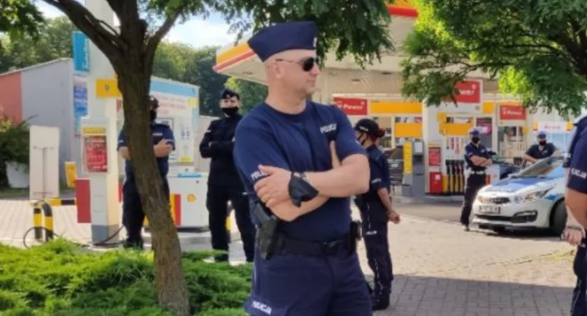 Radomsko zapłaci za dzielnicowych. Dwa miliony w pięć lat
