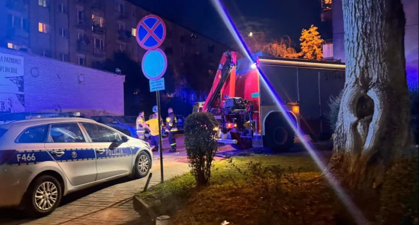Strażacy zablokowani przez kierowców. „Wziąć spychacz i do przodu