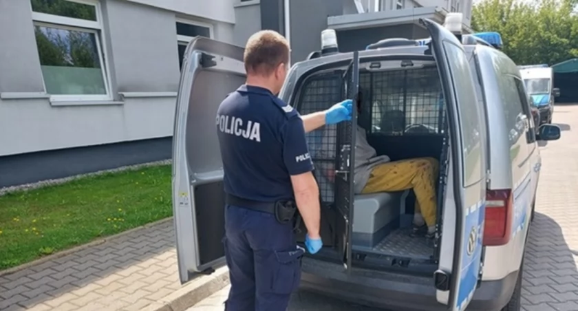 Wrócił do sklepu z nożem: - Co to za kaszanka bez wątróbki? 37-latkowi grozi do 2 lat więzienia