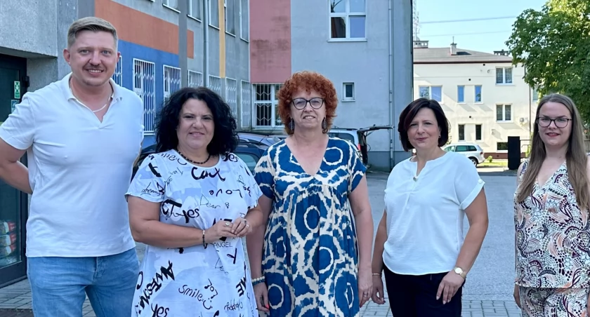 Projekt „Miejsce spotkań wokół szkoły