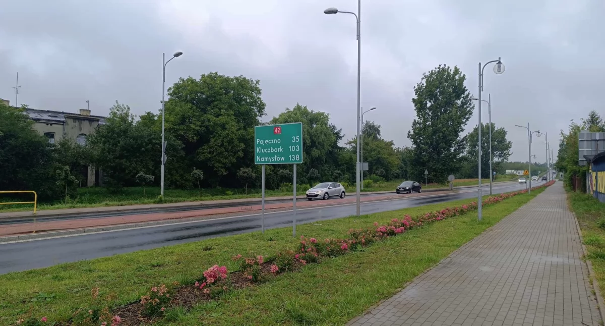 Ruch wahadłowy na ul. Brzeźnickiej. GDDKiA remontuje nawierzchnię