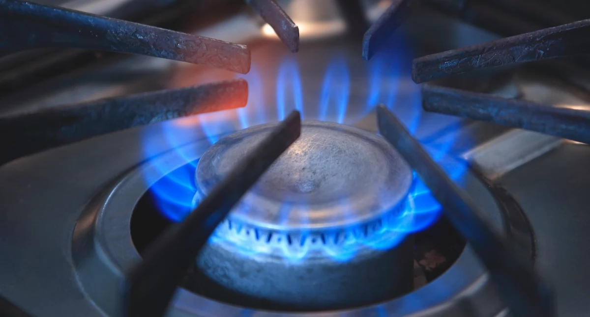 Z jednego z mieszkań w kamienicy w Pławnie ulatniał się gaz. Ewakuowano sześć osób