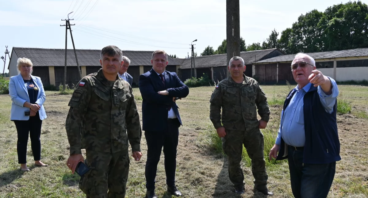 Starostwo informuje: W naszym powiecie powinna powstać jednostka WOT! Przyjechał pułkownik Miazga