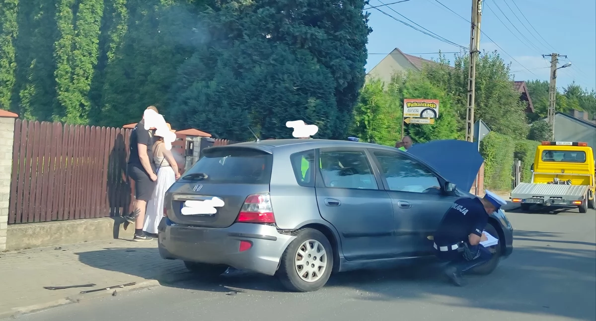 Zderzenie dwóch aut na Stodolnej. - Jedna osoba poszkodowana - mówi dyżurny radomszczańskiej straży pożarnej