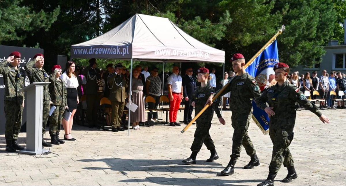Wakacje, wakacje i po wakacjach. Rozpoczęcie nowego roku szkolnego i uroczyste otwarcie nowej bieżni