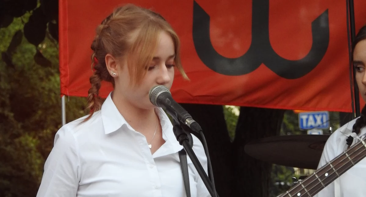 [ZDJĘCIA] Okolicznościowy koncert na placu 3 Maja. Edmunda Bodanka: - Szkoda, że promocja miasta „nie zauważyła” naszych wysiłków