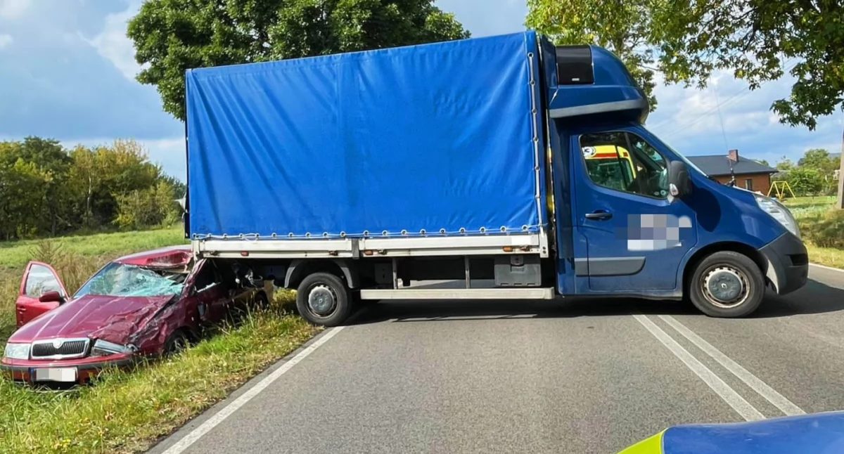Zderzenie Skody z Renault w Krzywanicach. 38-latka nie zdążyła wyhamować