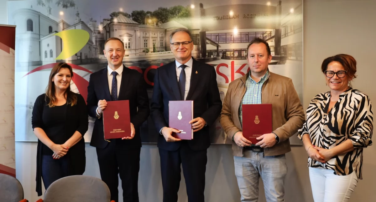 Umowy podpisane, wkrótce rozpoczną się prace przy rozbudowie radomszczańskiej strefy inwestycyjnej