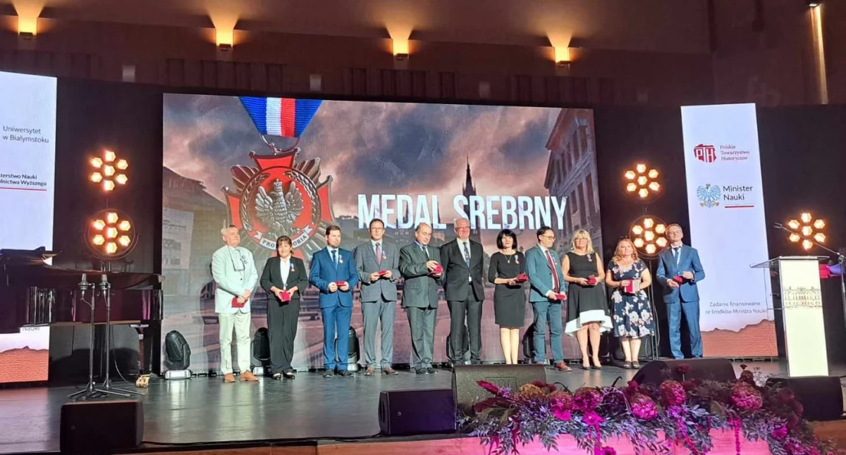 Alicja Surmacka, Tomasz Nowak, Paweł Dudek i Grzegorz Mieczyński odznaczeni na zjeździe historyków w Białymstoku