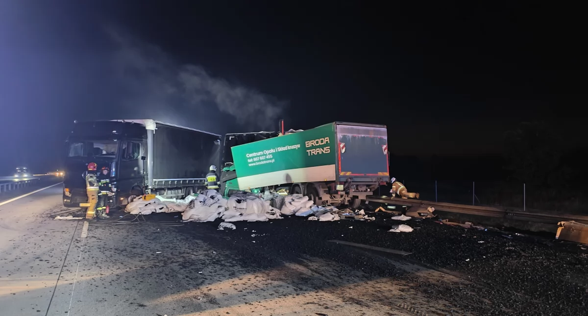 Autostrada A1. Zderzenie dwóch samochodów ciężarowych. Dwie osoby poszkodowane 