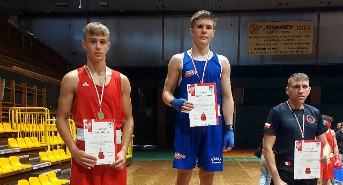 Zawodnik RS Nokaut Radomsko Ilia Litovchenko na podium międzynarodowego turnieju