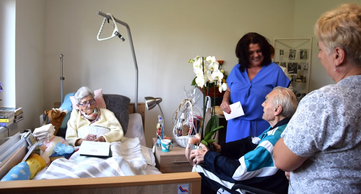 Pani Aleksandra Michalska świętuje swoje 100. urodziny. Całe życie poświęciła zwierzętom