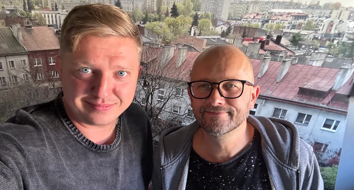Kiedy ten budynek nie będzie szpecił? Jesteśmy miastem teorii względności. Się zobaczy [podcast Dwaj Panowie AA]