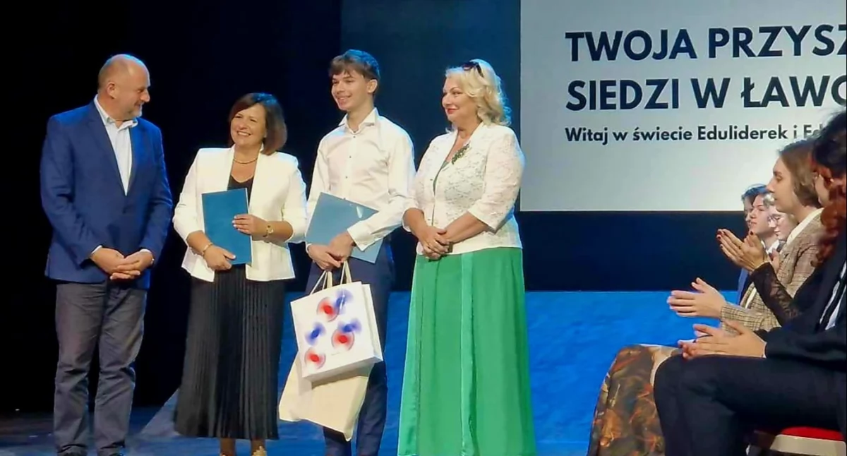 Kacper Guziak z II LO wśród najlepszych maturzystów w Polsce. Nagrodę odebrał w Toruniu