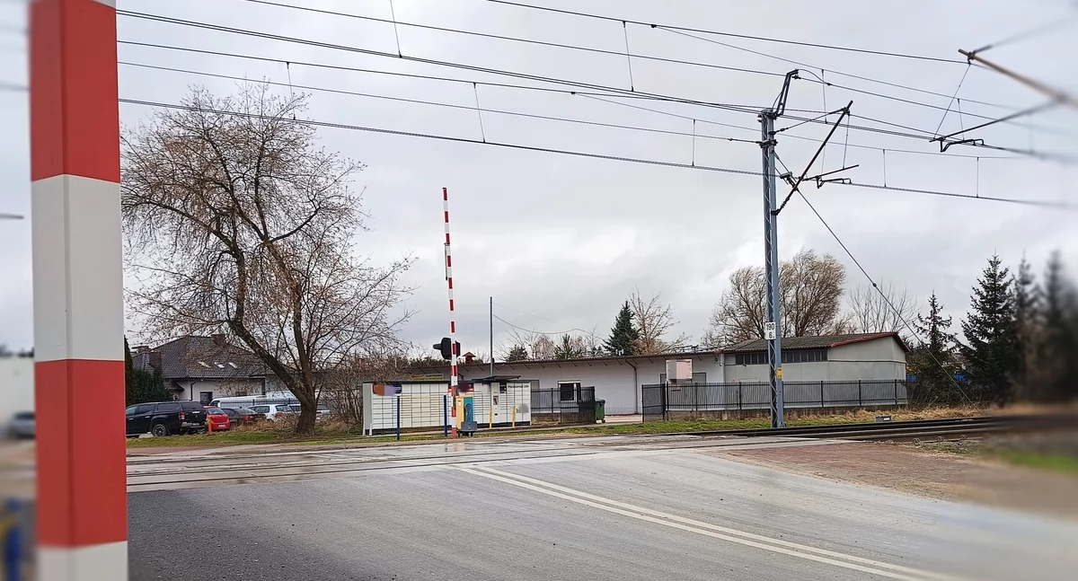 Migały dwa czerwone, a on i tak wjechał na przejazd. Potem okazało się, że… nie ma prawa jazdy