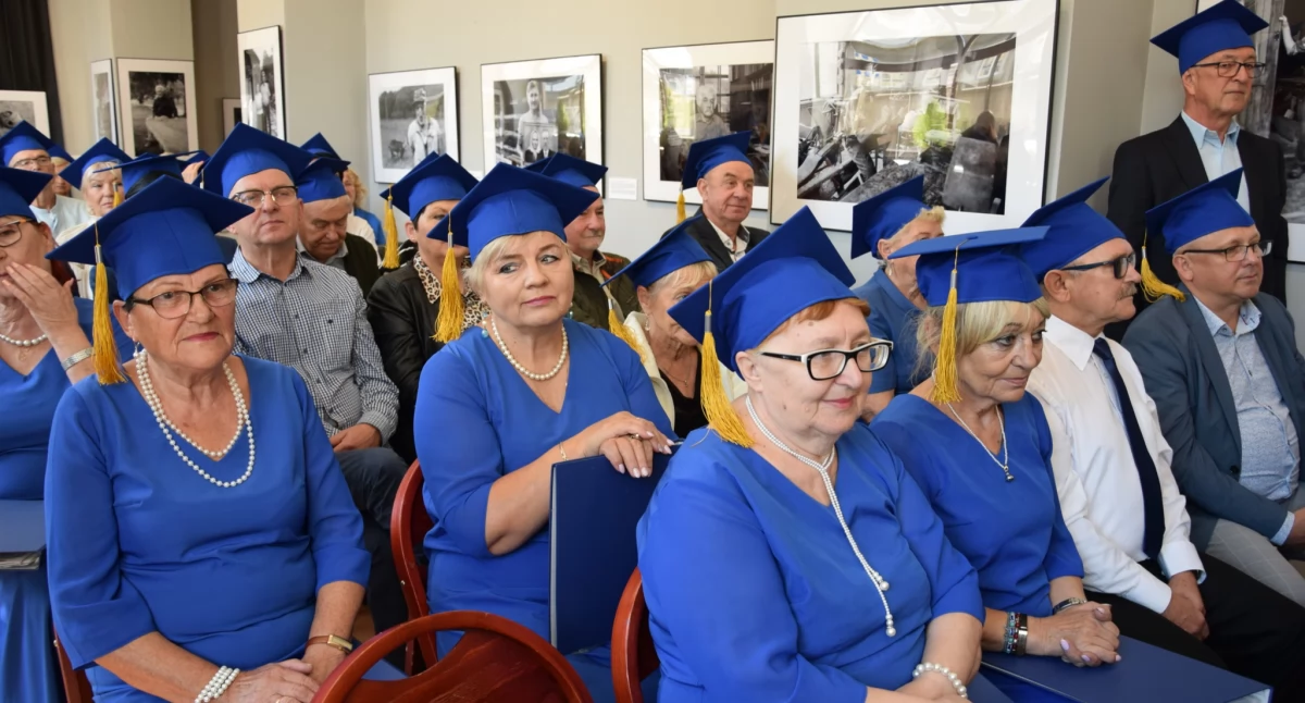 Uroczyste rozpoczęcie roku szkolnego RUTW.  Zaprzysiężeni zostali nowi studenci uniwersytetu