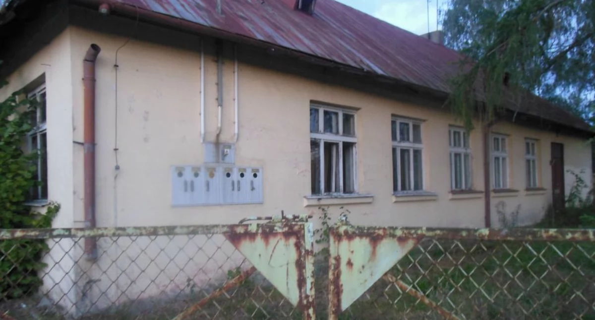 Pan Krzysztof tydzień temu pytał: - To co z tą starą szkołą w dzielnicy Sucha Wieś? Dzisiaj Urząd Miasta odpowiada: - Na chwilę obecną rozważane są różne opcje