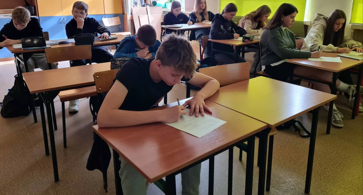 Młodzież z Dobryszyc uczyła się świadomego odbioru informacji. Z ekspertami z NASK-a