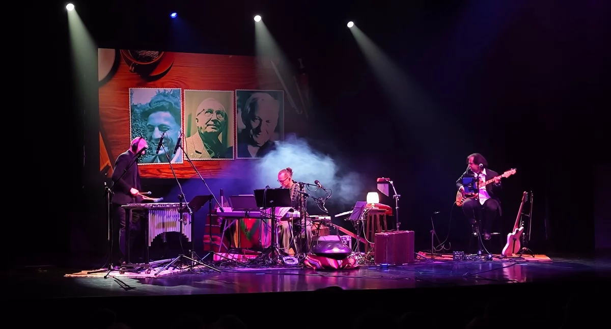 3xRóżewicz. - Kto jest poetą? - zapytali Tomasz Drozdek, Jacek Dzwonkowski i Bartek Pieszka. Klimatyczny koncert w MDK