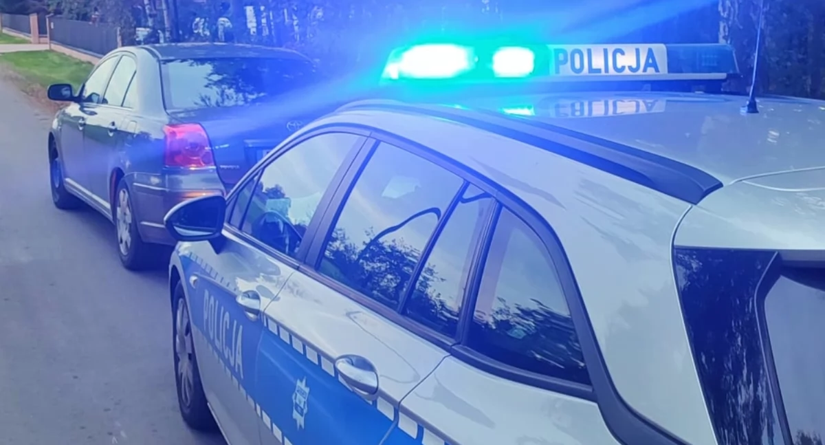 Pijany 58-latek za kierownicą Toyoty. Wpadł w Amelinie, bo przekroczył dozwoloną prędkość w zabudowanym