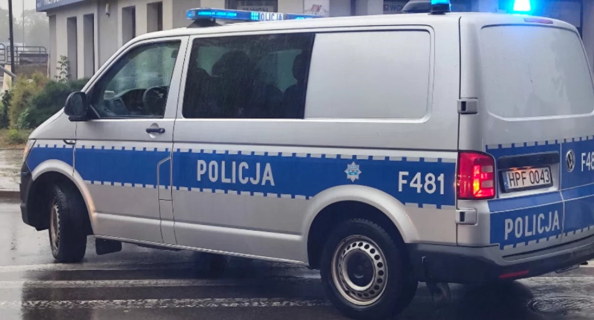 Wypadek na ulicy Sikorskiego. 51-letnia kobieta została odwieziona do szpitala 
